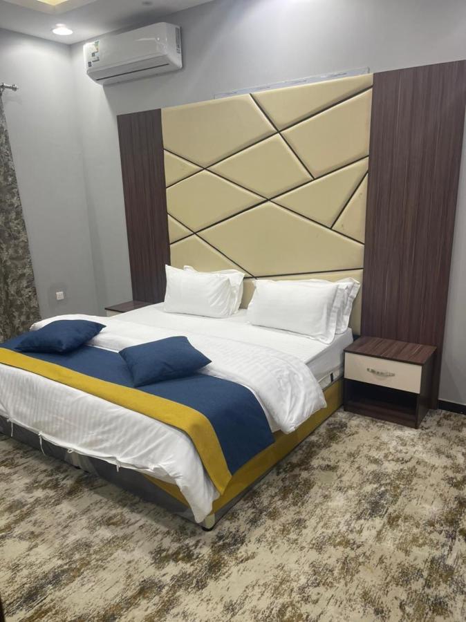 ستار اجنحه فندقيه Riyadh